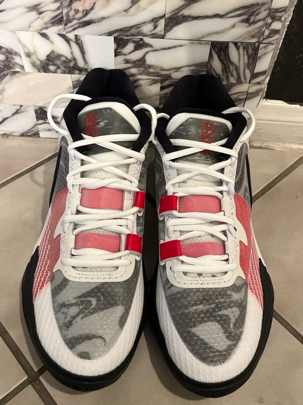 New Nike Kyrie 8 Basketball Shoes White /University Red & Black Size 11